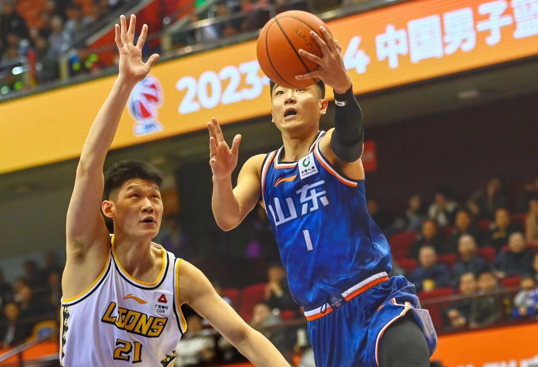 九游官网平台-成都蓉城发布备战花絮，加时末段更衣室发声，CBA常规赛任务艰巨，细节决定成败的简单介绍